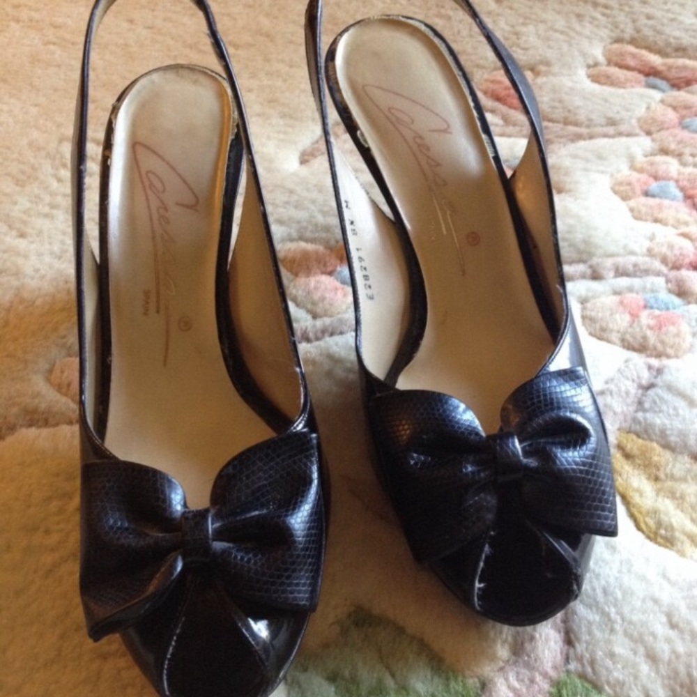 Black Patent Leather Pumps